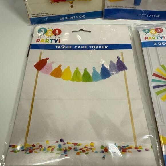 D29   Party Decorations- 7 piece Rainbow party decor - balloons, napkins, garlan - Picture 5 of 5